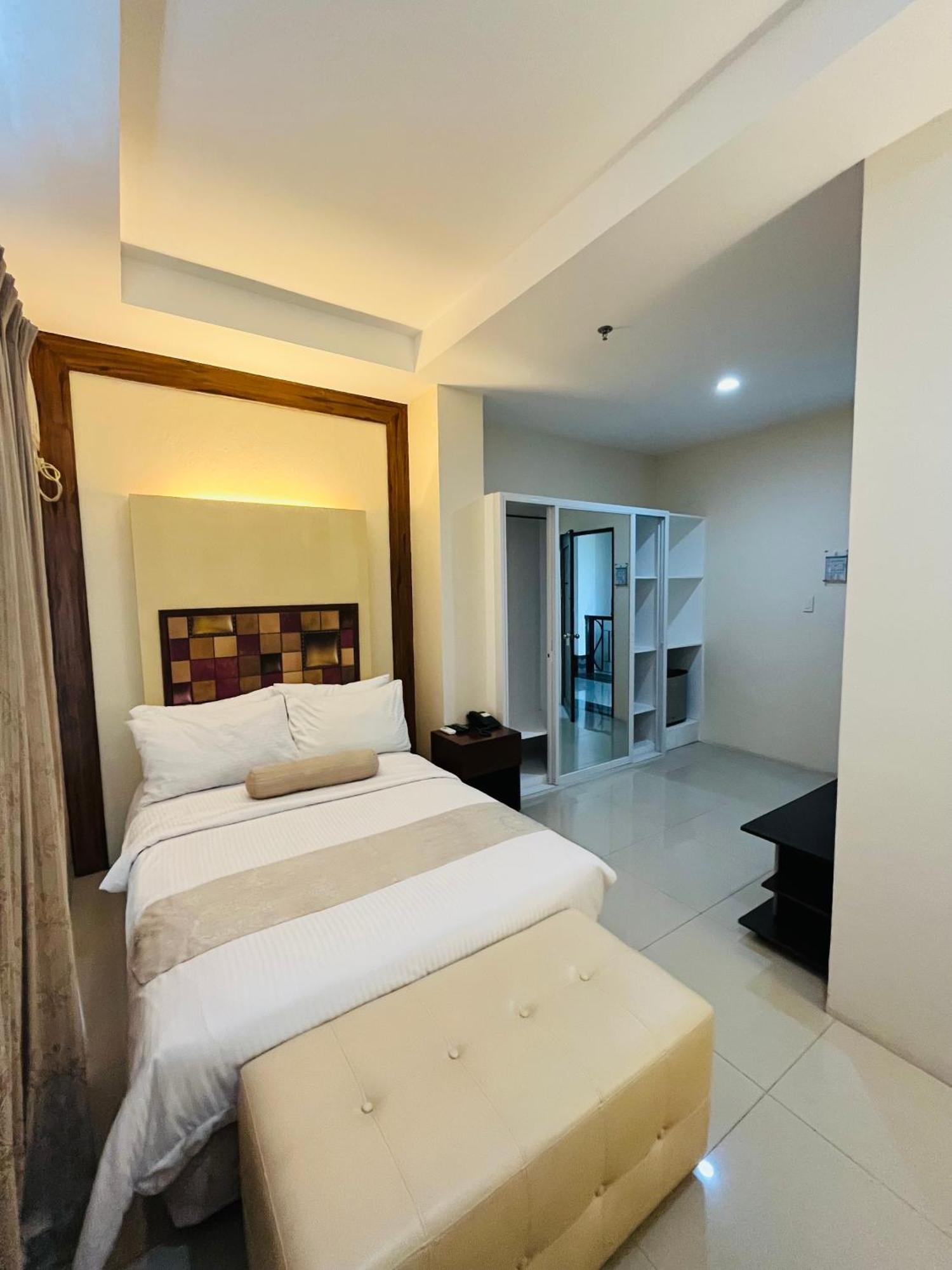 Hotel Dumaguete Dumaguete City Exterior photo
